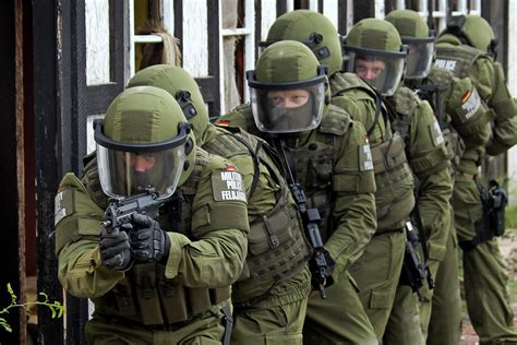 1273 Best Military Police Images On Pholder Military Porn Old School Cool And Policeporn