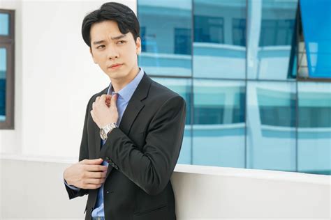 Hot Boy H I Nam K Chuy N Ng C Nh T Nh C M V I Di N Vi N N B O D N Tr