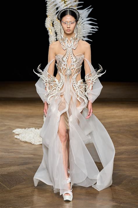 Iris Van Herpen Fall 2022 Couture Collection Vogue
