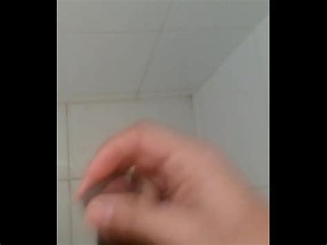 Punhetando até gozar XVIDEOS