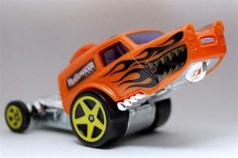 HW POPPA WHEELIEのレビュー実車とホットウィールらしさを兼ね備えた変態モデル DTX42 Hot Wheels 情報まとめ ホットウィール にわかマニア