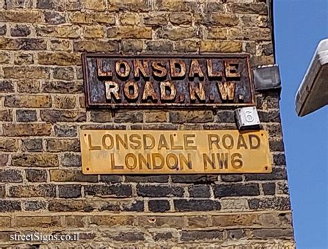 The Ultimate Street Signs Historical Sites And House Numbers Street