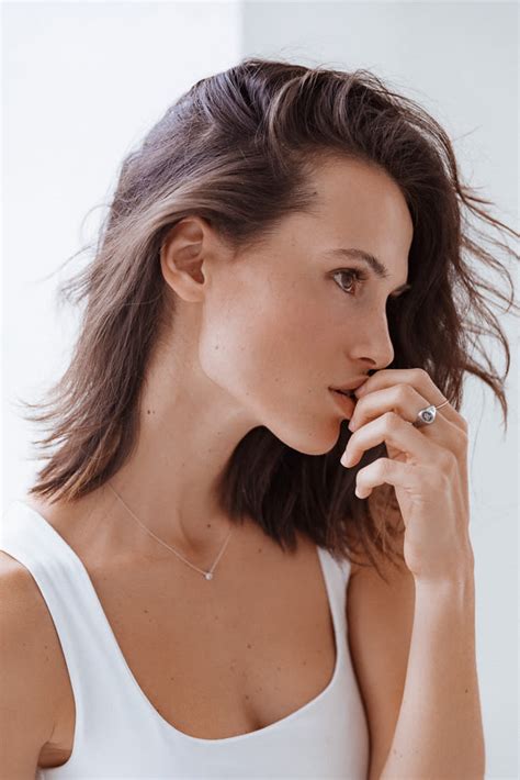 8 Hot Sexy Cleo Abram Bikini Pics