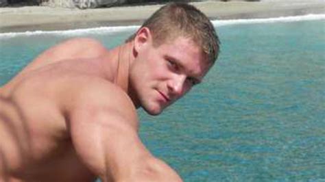 Czech Muscle Guy Dances Naked And Wanks His Saucy Penis Thisvid