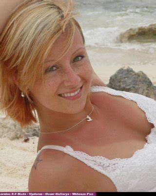 Pictures Of Lindsey Marshal All Nude On A Beach Porn Pictures Xxx Photos Sex Images