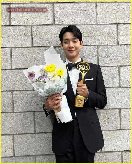 choi woo shik net worth 2022