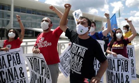 Em Dia Tenso Em Brasília Bolsonaro é Mais Uma Vez Alvo De Protesto Por Sua Política De Combate