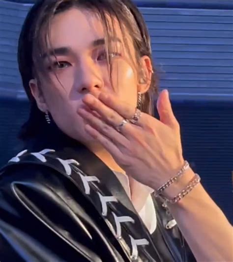 Pin by ~• 𝓗𝓦𝓐𝓝𝓖 •~ on ℋ𝓎𝓊𝓃𝒿𝒾𝓃 𝓀𝒾𝓉𝓉ℯ𝓃 | Teenage wasteland, Mood pics ...