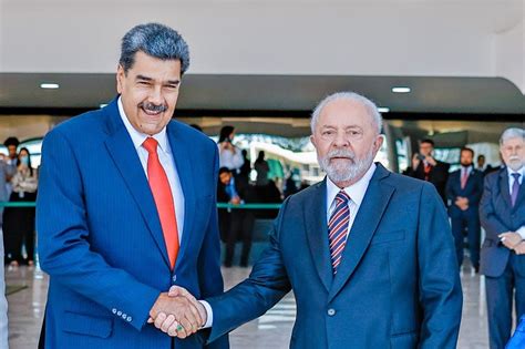 Lula se volta à América Latina e terá encontro Maduro Folha PE