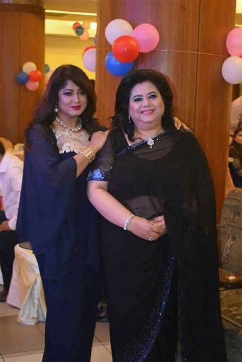 Hot Sexy Runa Laila Bikini Pics