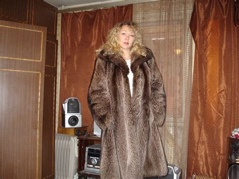 Pin By John Dennis On Furs In Fashion Fur Coat Model