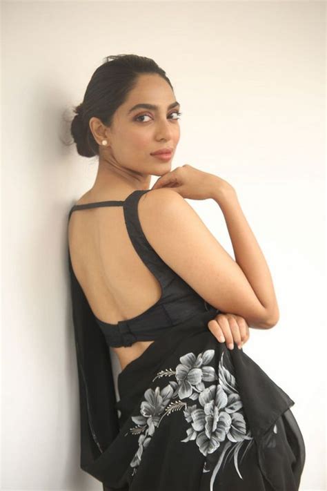 Sobhita Dhulipala Hot Pics In Black Saree At Goodachari Movie Interview