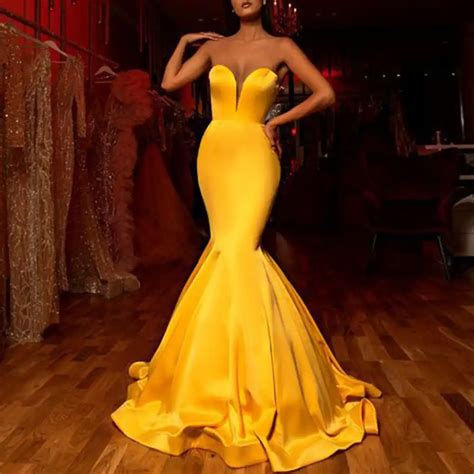 Venta Vestido Amarillo De Noche En Stock