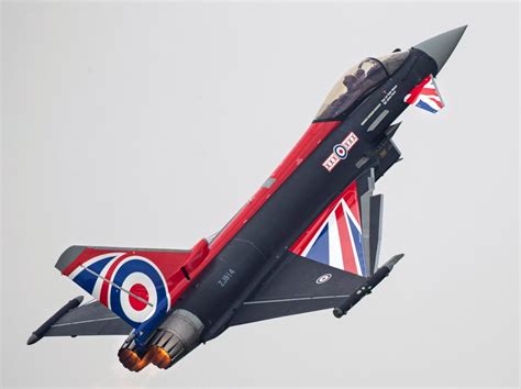 AIRSHOW NEWS: New 'Union Jack' colour scheme for the RAF Typhoon ...