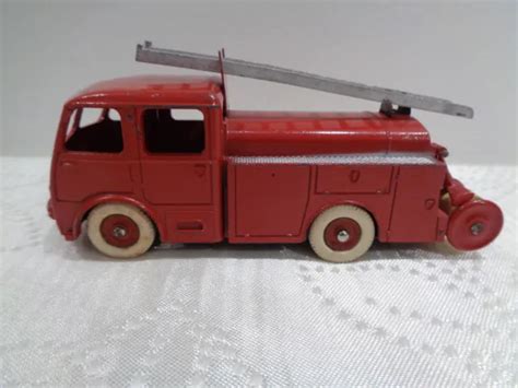 ANCIEN DINKY TOYS France N32 E BERLIET POMPIERS PREMIERS SECOURS