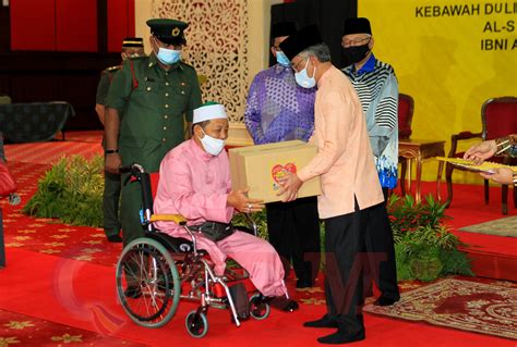 Agong Kurnia Sumbangan MAIWP Bernilai RM1 8 Juta Kepada Veteran ATM