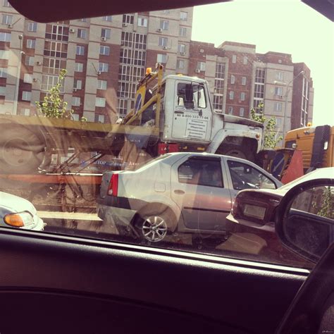 Эвакуатор эвакуирует эвакуатор | Пикабу