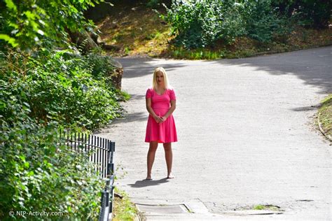 Jessica Gets Naked In The Puplic Park Picture 00 By Girls Of Desire