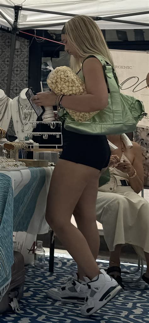 Blonde College Girl Showing Ass Sexy Shorts Short Shorts Volleyball Forum