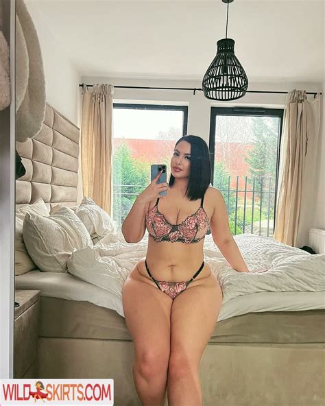 Zina Hadid Moroccanzina Therealzinax Zina Hadid Zinahadid Nude OnlyFans Instagram