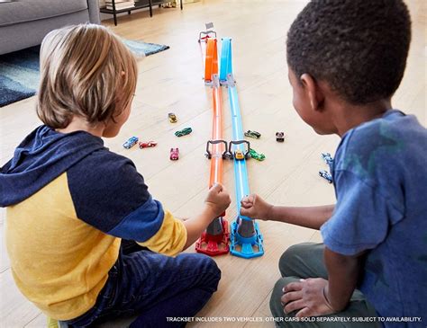 Đường Đua Xoắn Kép Siêu Tốc Xếp Gọn Hot Wheels GFH85