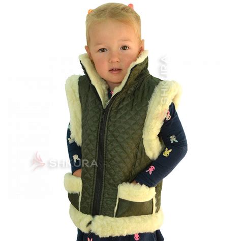 Купить детские меховые жилеты из овчины в интернете