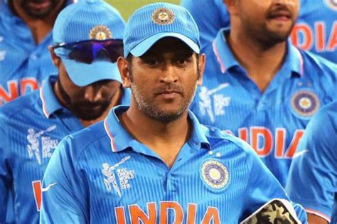 8 Leadership Style of Captain cool Mahindra Singh Dhoni - The One Liner