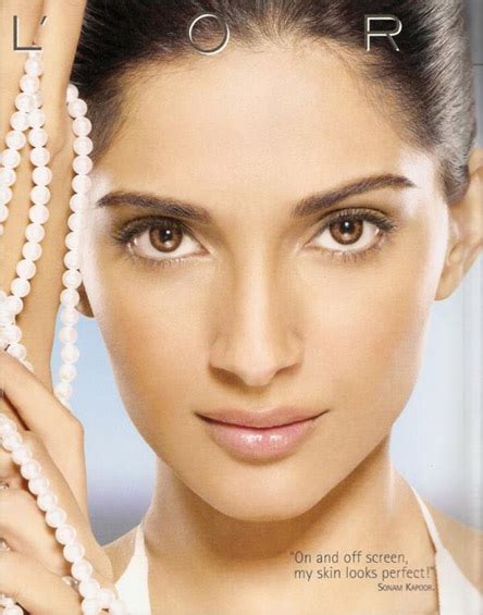 Bollywood Celebrity Fashion Sonam Kapoor Hot Photos