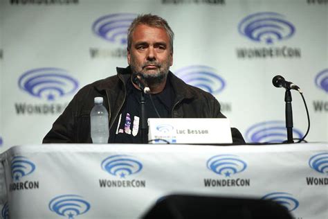 Luc Besson à Toulouse Pour Présenter Son Dernier Film Dogman Le