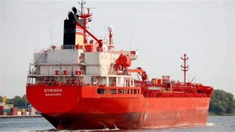 Cruise missile from Yemen strikes tanker ship - Euractiv