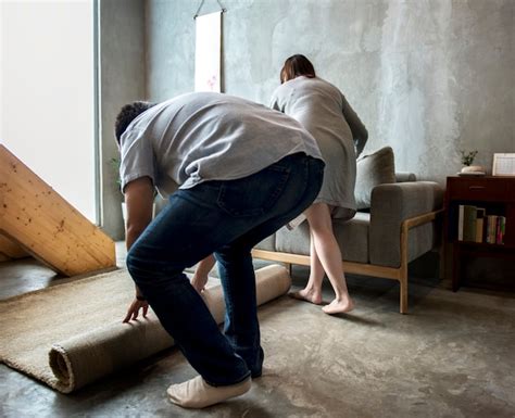 Premium Photo Husband And Wife Are Helping Together To Cleaning