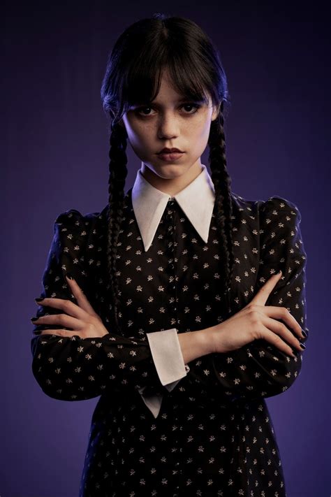 Jenna Ortega è Mercoledì nella serie di Tim Burton Molti vorrebbero