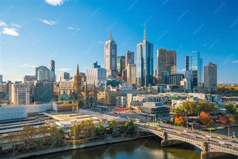 melbourne city skyline  australia  blue sky premium photo