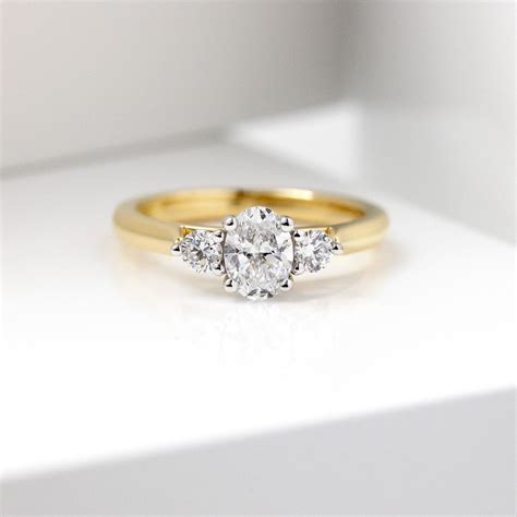Oval Engagement Ring Design Trends 2025 - Larsen Jewellery