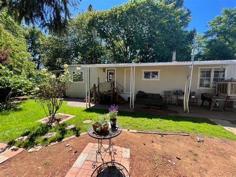 323 S Kerby Ave, Cave Junction, OR 97523 - See Est. Value, Schools & More