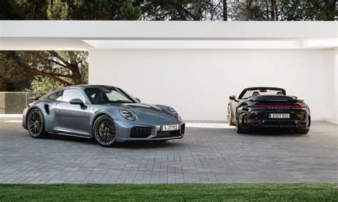 porsche  turbo  debuts  coupe  cabriolets forms