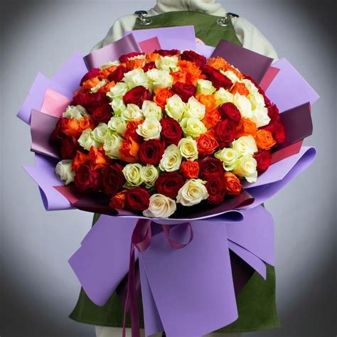 101 роза (микс) купить с доставкой по цене 19019 ₽ в Нижнем Новгороде ...