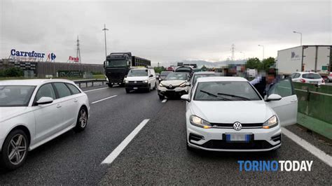 Incidente In Tangenziale A Savonera Di Collegno Tamponamento