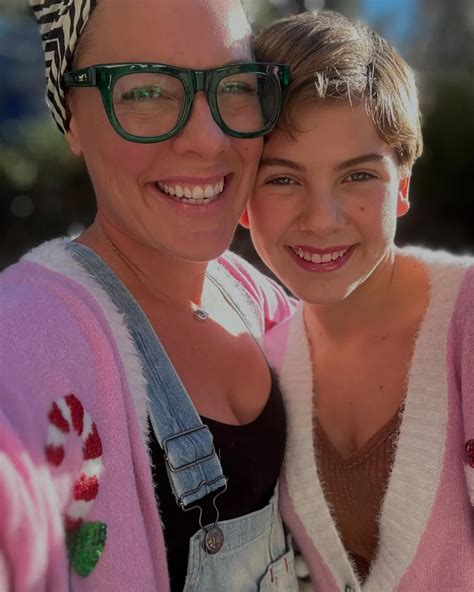 WILLOW SAGE HART | The aggressive side of her comes across in her music