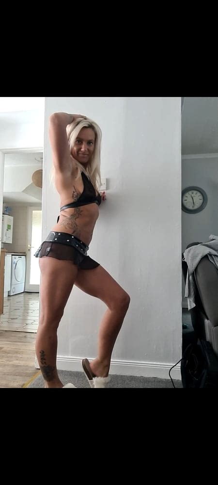 Hot Tottie Home 16 Pics XHamster