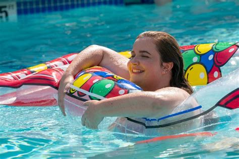 How Hulus Shrill Made Its Fat Babe Pool Party Episode
