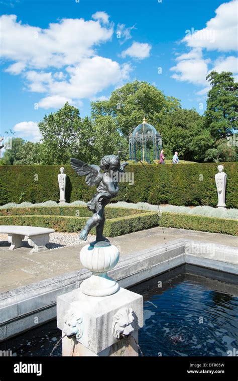 The Queen S Garden At Kew Palace Royal Botanic Gardens Kew England