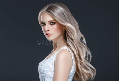 Photos De Fille Blonde Photos De Stock Gratuites Et Libres