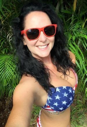 Flag Bikini Cleavage Reddit NSFW