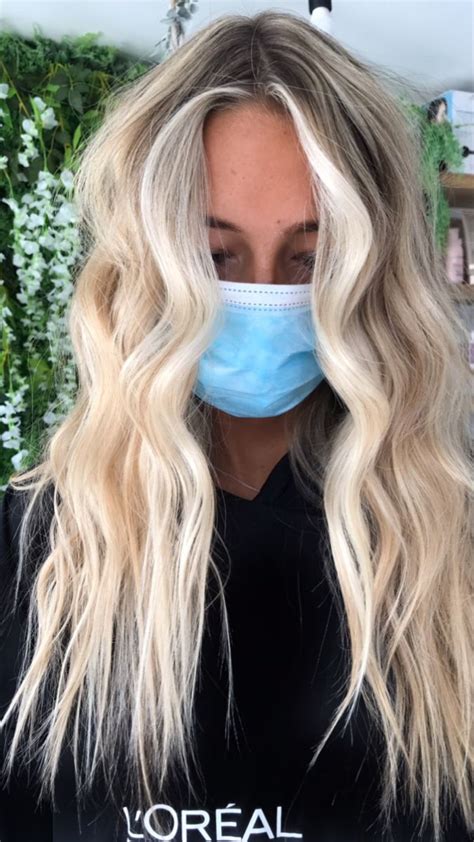 Bold Face Frame And Dimensional Balayage Bright Blonde Hair Dark Blonde Hair Beachy