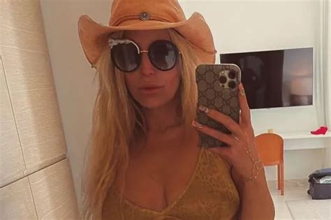Jessica Simpson Looks Incredible In Neon Green Bikini Snap After 100lbs
