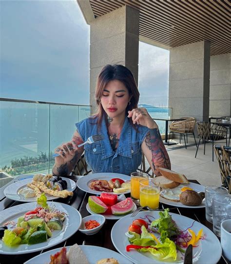 Nổi tiếng 10 năm trước hot girl xăm trổ người Việt giờ ra sao