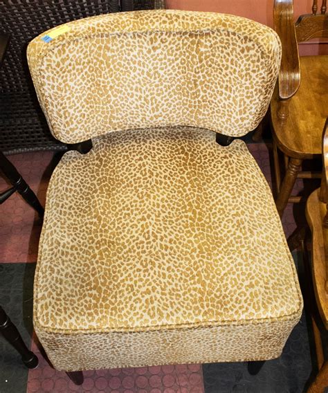 leopard chair 2