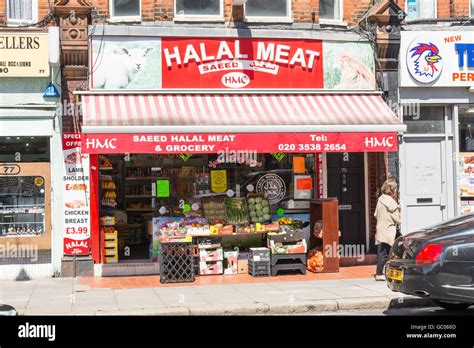Halal meat shop -Fotos und -Bildmaterial in hoher Auflösung – Alamy