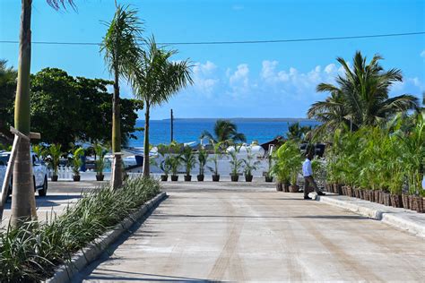 Mitur inaugura boulevard turístico y vía de acceso a la Playa Caleta en